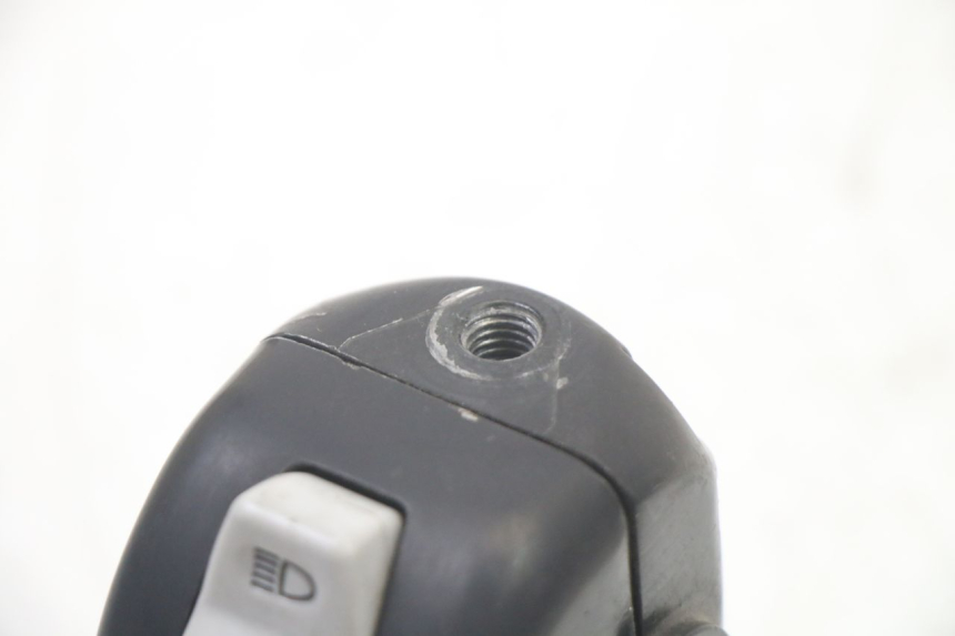 photo de INTERRUPTOR DE LUCES IZQUIERDO. KYMCO AGILITY 4T 50 (2018 - 2022) - Otra perspectiva