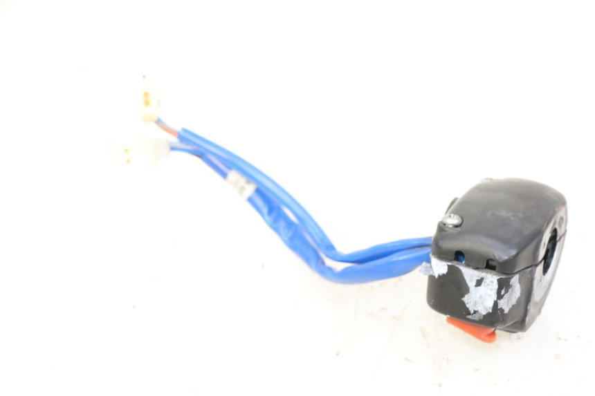 photo de INTERRUPTOR DE LUCES IZQUIERDO. KYMCO AGILITY 4T 50 (2018 - 2022) - Primer plano técnico