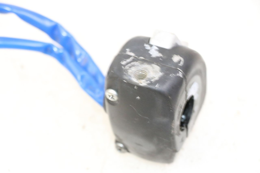 photo de INTERRUPTOR DE LUCES IZQUIERDO. KYMCO AGILITY 4T 50 (2018 - 2022) - Detalles de los puntos de fijación