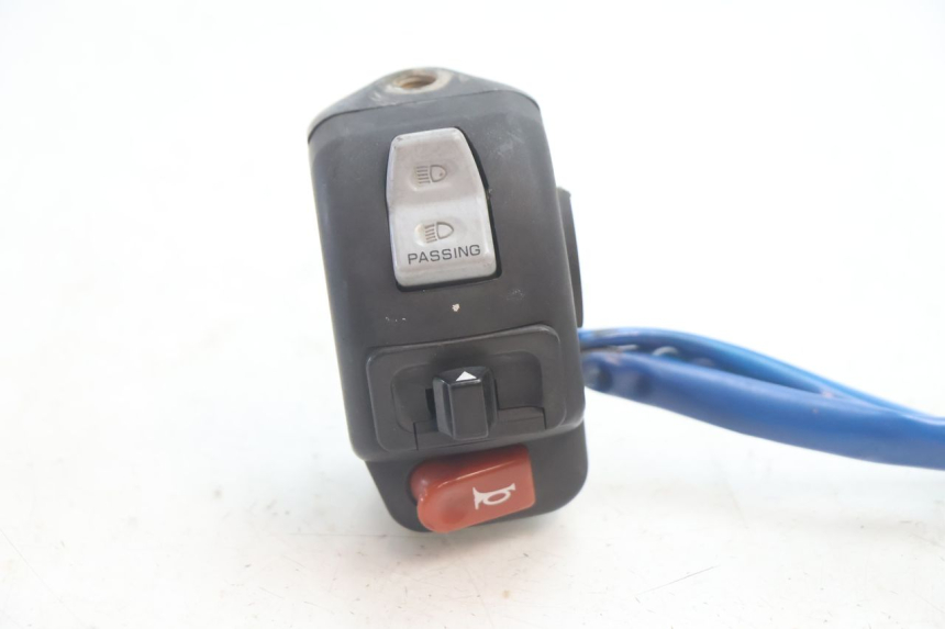 photo de INTERRUPTOR DE LUCES IZQUIERDO KYMCO AGILITY 4T 50 (2005 - 2018) - Detalle de la pieza