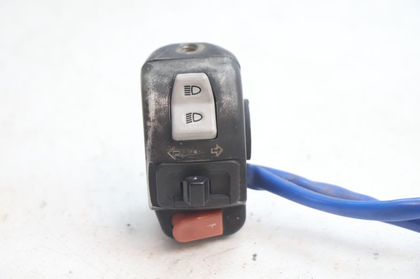 photo de INTERRUPTOR DE LUCES IZQUIERDO. KYMCO AGILITY 4T 50 (2018 - 2022) - Detalle de la pieza
