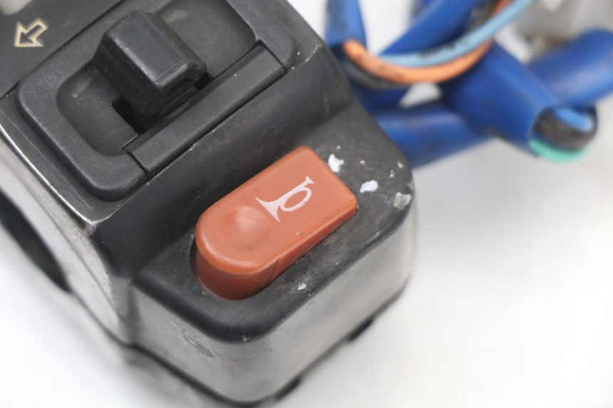 photo de CONMUTADOR IZQUIERDA KYMCO AGILITY CARRY 50 (2011 - 2020) - Estado de la superficie y material