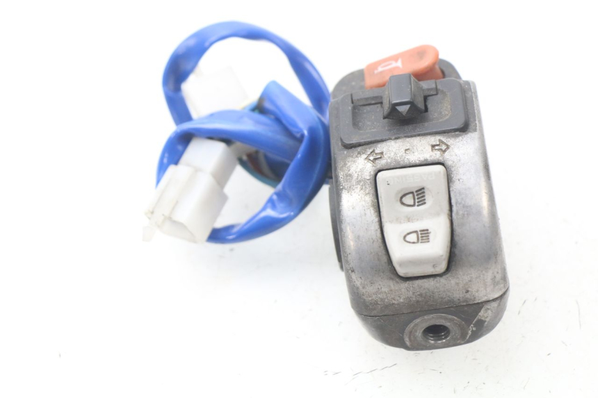 photo de INTERRUPTOR DE LUCES IZQUIERDO KYMCO AGILITY CITY 2T 50 (2008 - 2016) - Estado de la superficie y material