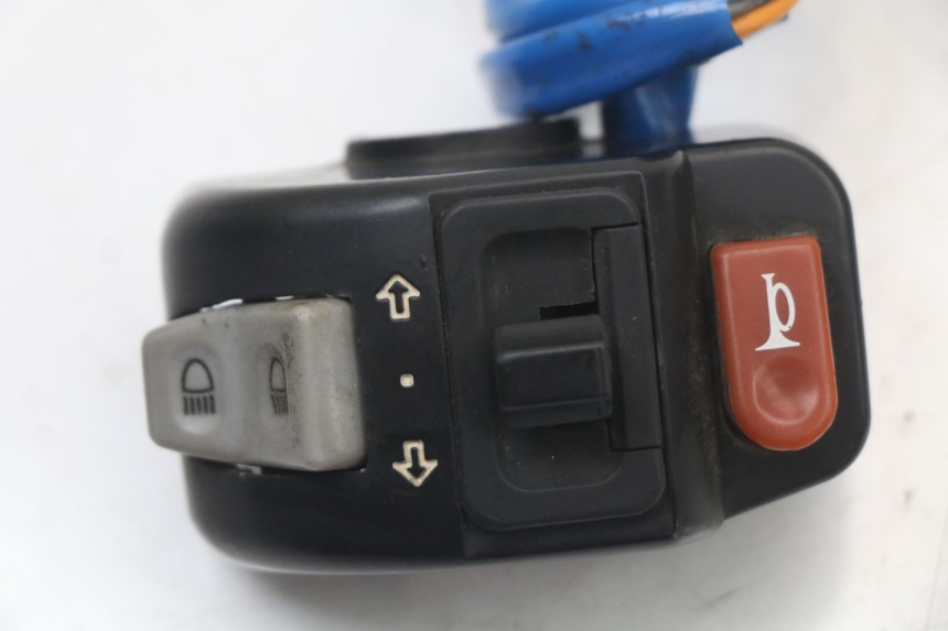 photo de CONMUTADOR IZQUIERDA KYMCO AGILITY PREMIUM 50 (2007 - 2010) - Otra perspectiva