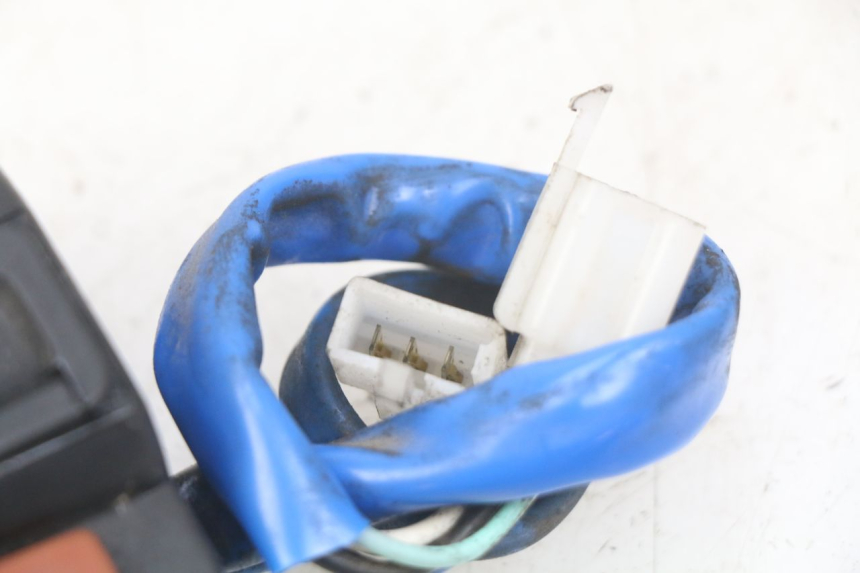 photo de INTERRUPTOR DE LUCES IZQUIERDO KYMCO AGILITY RS 4T 50 (2009 - 2013) - Otra perspectiva