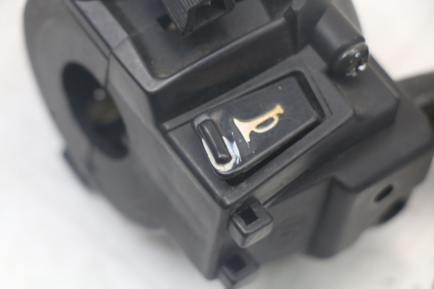 photo de INTERRUPTOR DE LUCES IZQUIERDO JONWAY AZTRAL 125 (2008 - 2017) - Zoom estado de uso