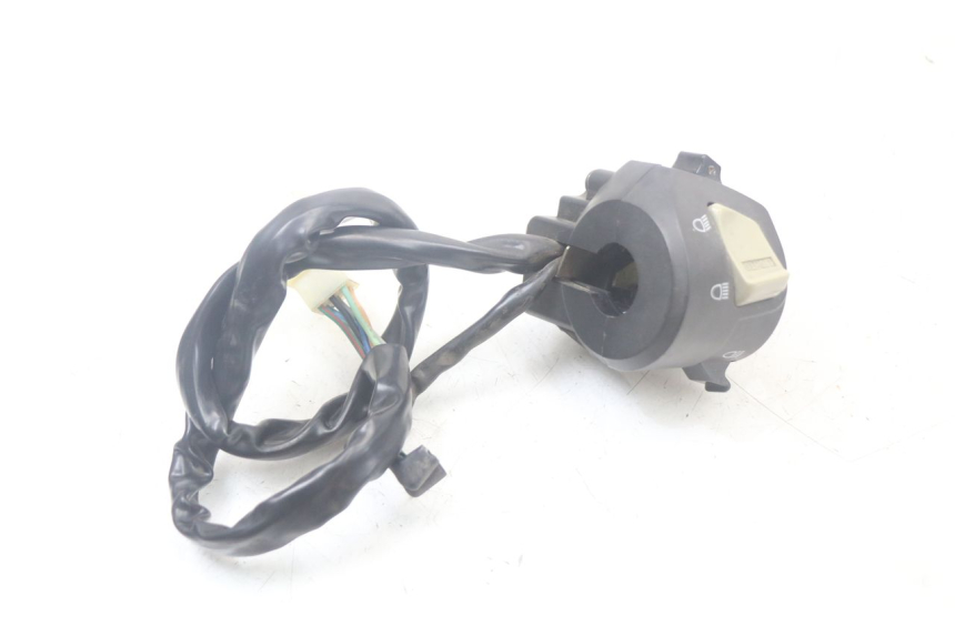 photo de INTERRUPTOR DE LUCES IZQUIERDO JONWAY AZTRAL 125 (2008 - 2017) - Otra perspectiva