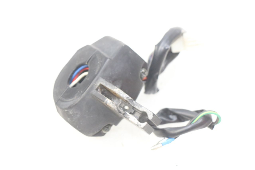 photo de INTERRUPTOR DE LUCES IZQUIERDO TAOTAO BEATBOX 2 50 (2005 - 2017) - Detalle de la pieza