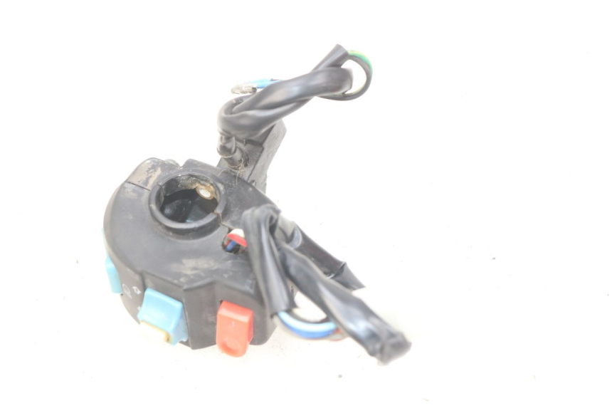 photo de INTERRUPTOR DE LUCES IZQUIERDO TAOTAO BEATBOX 2 50 (2005 - 2017) - Otra perspectiva