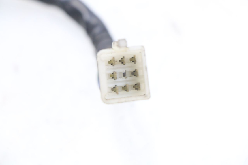 photo de INTERRUPTOR DE LUCES IZQUIERDO MBK BOOSTER SPIRIT 50 (2004 - 2017) - Primer plano técnico