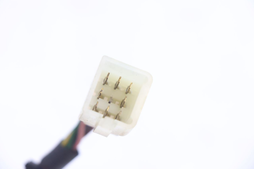 photo de INTERRUPTOR DE LUCES IZQUIERDO MBK BOOSTER SPIRIT 50 (2004 - 2017) - Primer plano técnico