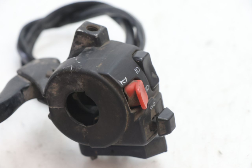 photo de INTERRUPTOR DE LUCES IZQUIERDO MBK BOOSTER SPIRIT 50 (1999 - 2003) - Detalle de la pieza