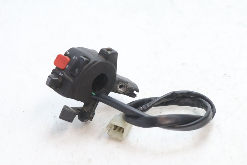 photo de INTERRUPTOR DE LUCES IZQUIERDO MBK BOOSTER SPIRIT 50 (1999 - 2003) - Zoom estado de uso
