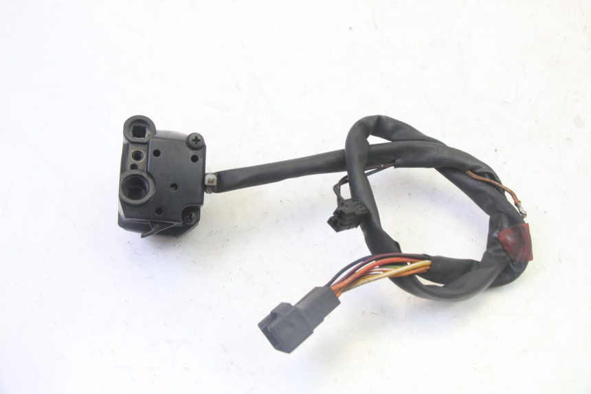 photo de INTERRUPTOR DE LUCES IZQUIERDO SUZUKI BURGMAN 125 (2007 - 2014) - Primer plano técnico