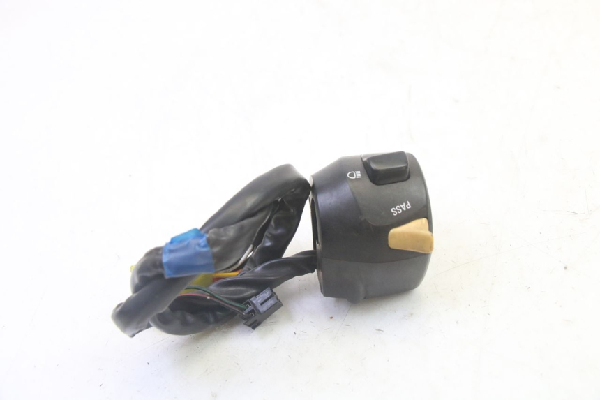 photo de INTERRUPTOR DE LUCES IZQUIERDO SUZUKI BURGMAN 125 (2007 - 2014) - Otra perspectiva