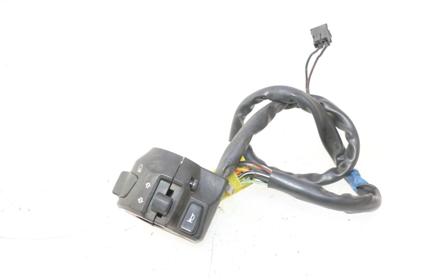 photo de INTERRUPTOR DE LUCES IZQUIERDO SUZUKI BURGMAN 125 (2007 - 2014) - Zoom estado de uso