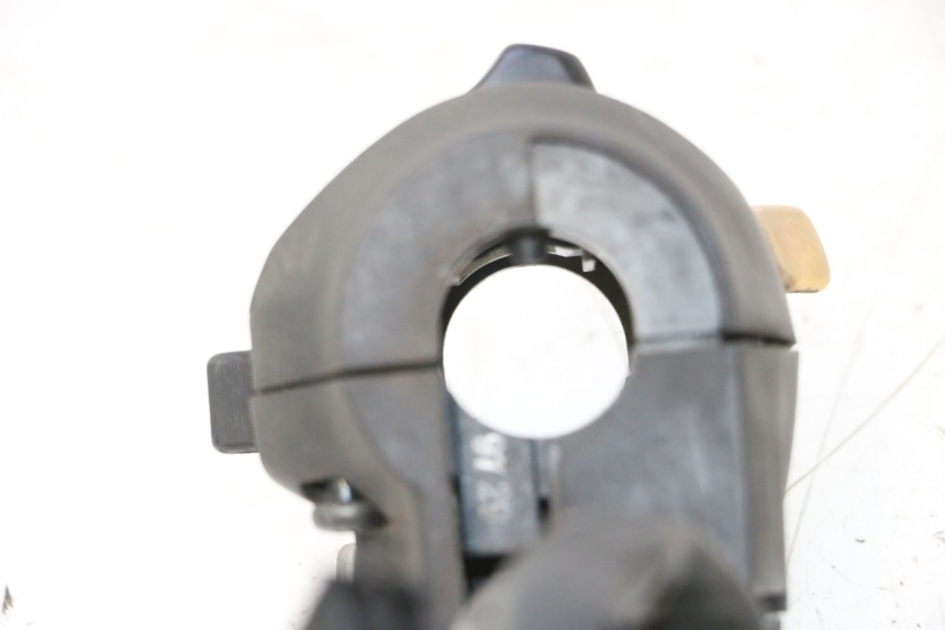 photo de INTERRUPTOR DE LUCES IZQUIERDO SUZUKI BURGMAN 125 (2007 - 2014) - Primer plano técnico