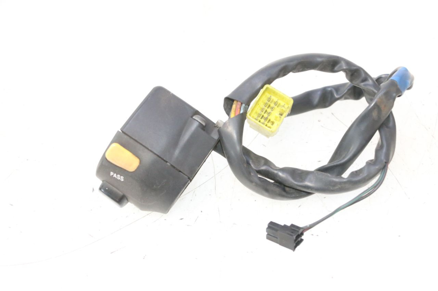 photo de INTERRUPTOR DE LUCES IZQUIERDO SUZUKI BURGMAN 125 (2007 - 2014) - Detalles de los puntos de fijación