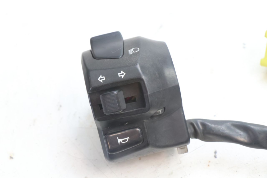 photo de INTERRUPTOR DE LUCES IZQUIERDO SUZUKI BURGMAN 125 (2007 - 2014) - Detalle de la pieza