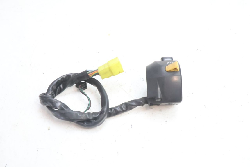 photo de INTERRUPTOR DE LUCES IZQUIERDO SUZUKI BURGMAN 125 (2007 - 2014) - Otra perspectiva