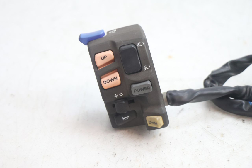 photo de CONMUTADOR IZQUIERDA SUZUKI BURGMAN EXECUTIVE ABS 650 (2006 - 2012) - Detalle de la pieza