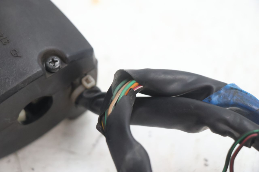 photo de CONMUTADOR IZQUIERDA SUZUKI BURGMAN EXECUTIVE ABS 650 (2006 - 2012) - Estado de la superficie y material