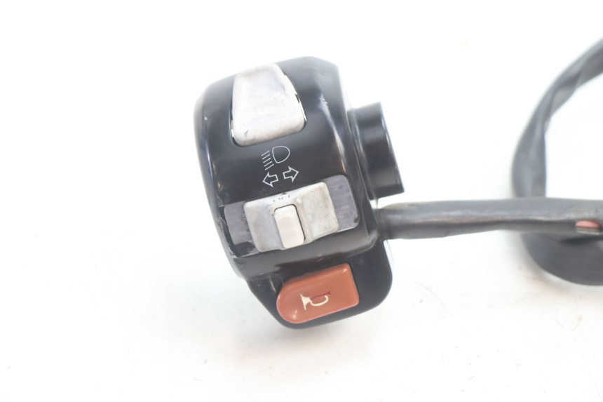 photo de INTERRUPTOR DE LUCES IZQUIERDO YAMAHA BW'S BWS 125 (2010 - 2013) - Detalle de la pieza