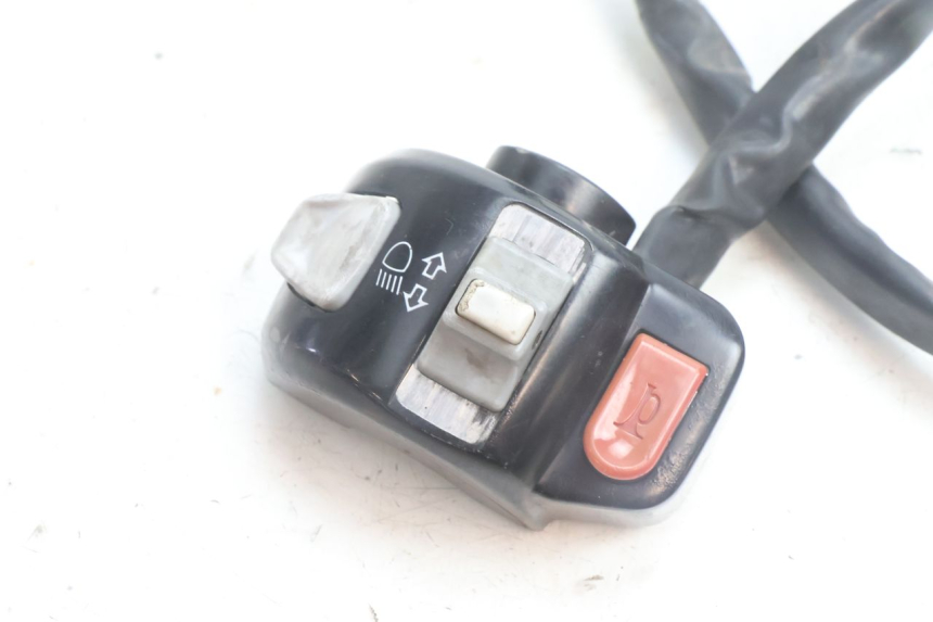 photo de INTERRUPTOR DE LUCES IZQUIERDO YAMAHA BW'S BWS 125 (2010 - 2013) - Detalle de la pieza