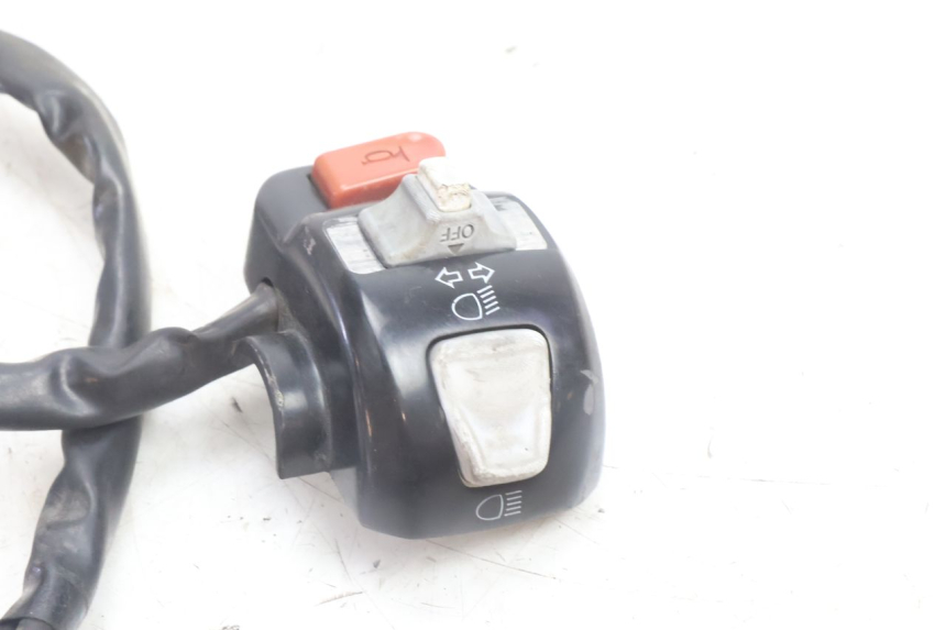 photo de INTERRUPTOR DE LUCES IZQUIERDO YAMAHA BW'S BWS 125 (2010 - 2013) - Otra perspectiva