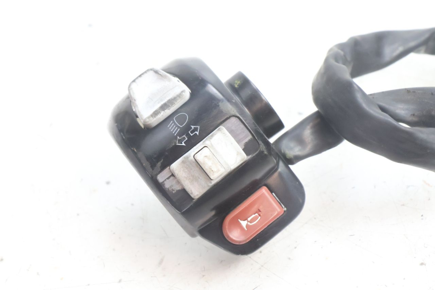 photo de INTERRUPTOR DE LUCES IZQUIERDO YAMAHA BW'S BWS 125 (2010 - 2013) - Detalle de la pieza