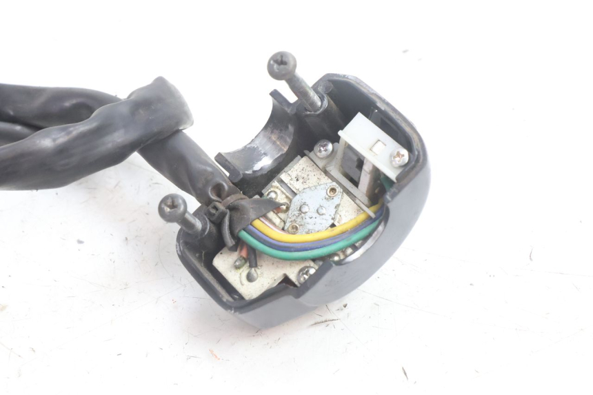 photo de INTERRUPTOR DE LUCES IZQUIERDO YAMAHA BW'S BWS 125 (2010 - 2013) - Vista general del producto