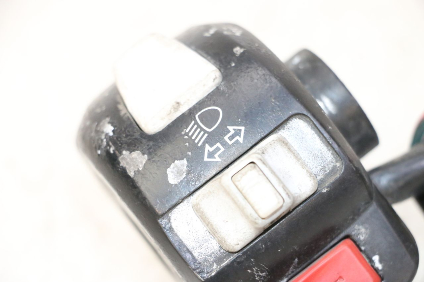 photo de CONMUTADOR IZQUIERDA YAMAHA BW'S 100 (1999 - 2002) - Estado de la superficie y material