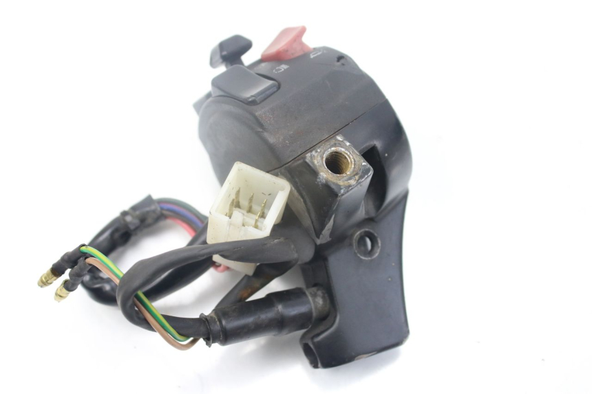 photo de INTERRUPTOR DE LUCES IZQUIERDO YAMAHA BW'S EASY 50 (2013 - 2016) - Estado de la superficie y material