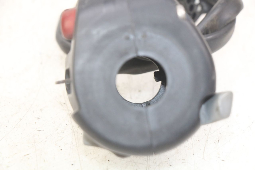 photo de INTERRUPTOR DE LUCES IZQUIERDO BMW C1 125 (2000 - 2003) - Zoom estado de uso