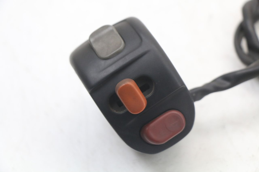 photo de INTERRUPTOR DE LUCES IZQUIERDO BMW C1 125 (2000 - 2003) - Detalle de la pieza