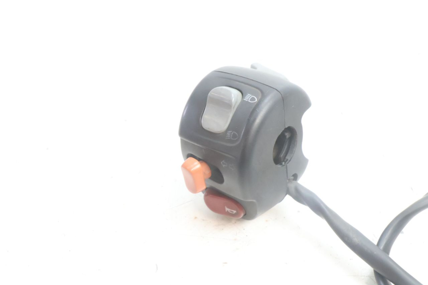 photo de INTERRUPTOR DE LUCES IZQUIERDO BMW C1 125 (2000 - 2003) - Zoom estado de uso