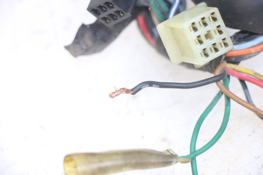 photo de INTERRUPTOR DE LUCES IZQUIERDO HONDA CA REBEL 125 (1995 - 2001) - Otra perspectiva