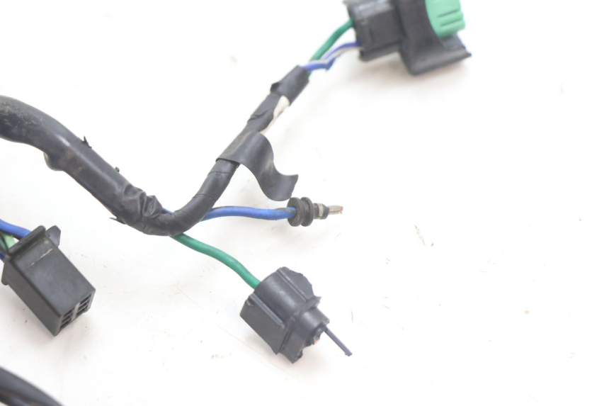 photo de CONMUTADOR IZQUIERDA HONDA CB F HORNET 600 (2005 - 2006) - Características distintivas