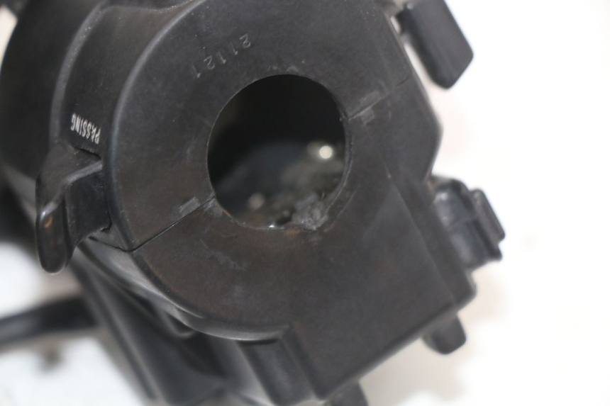 photo de CONMUTADOR IZQUIERDA HONDA CBR F 1000 (1993 - 1996) - Primer plano técnico