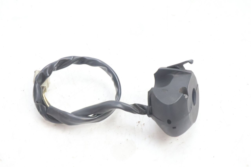 photo de INTERRUPTOR DE LUCES IZQUIERDO PEUGEOT CITYSTAR 125 (2011 - 2017) - Primer plano técnico