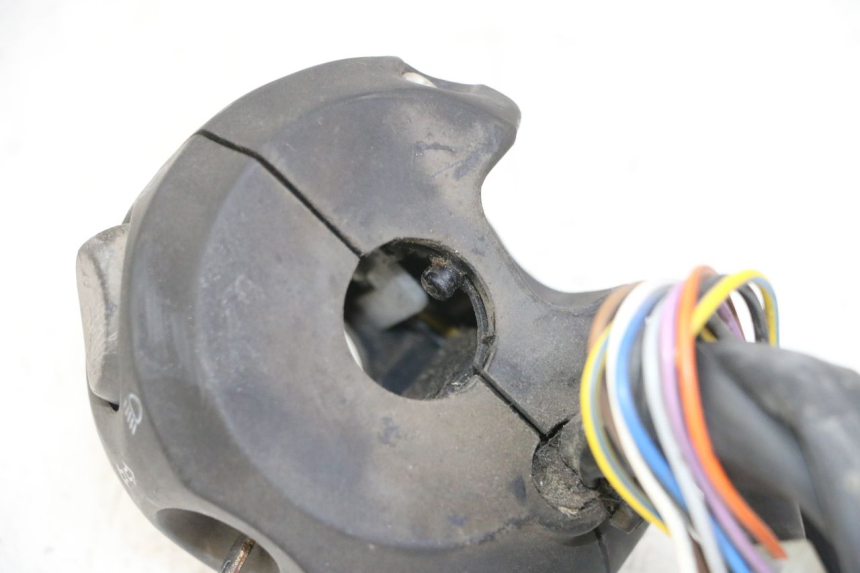 photo de INTERRUPTOR DE LUCES IZQUIERDO PEUGEOT CITYSTAR 50 (2013 - 2017) - Otra perspectiva