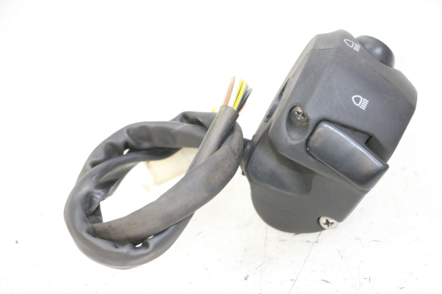 photo de INTERRUPTOR DE LUCES IZQUIERDO PEUGEOT CITYSTAR 50 (2013 - 2017) - Otra perspectiva