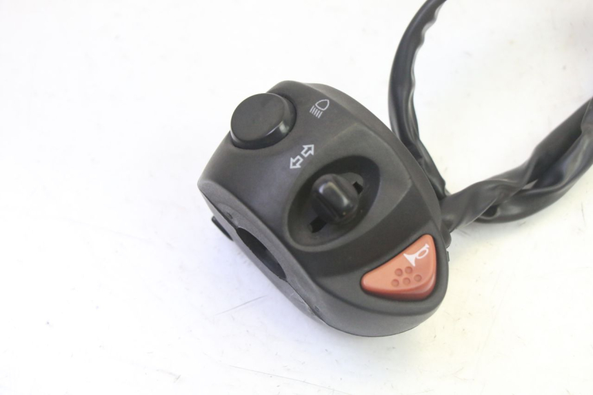 photo de INTERRUPTOR DE LUCES IZQUIERDO PEUGEOT CITYSTAR 50 (2013 - 2017) - Detalle de la pieza