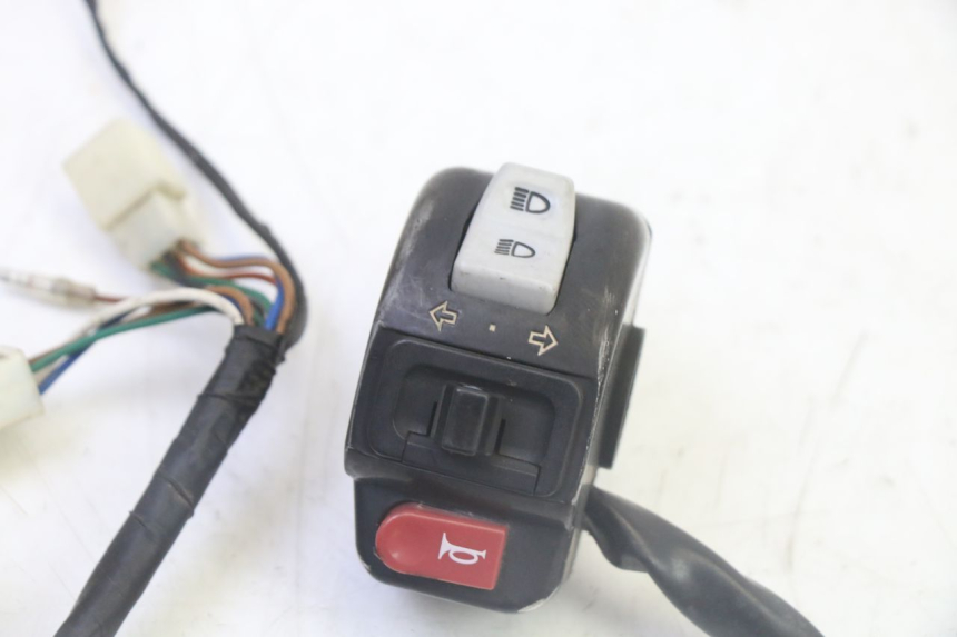 photo de INTERRUPTOR DE LUCES IZQUIERDO SYM CROX 4T 50 (2016 - 2023) - Detalle de la pieza