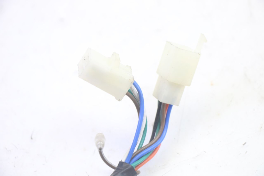 photo de INTERRUPTOR DE LUCES IZQUIERDO SYM CROX 4T 50 (2016 - 2023) - Estado de la superficie y material