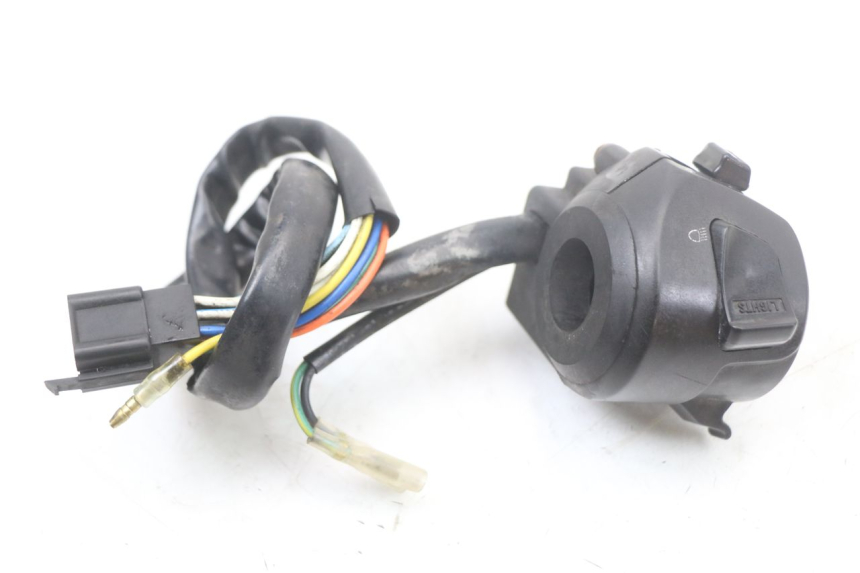 photo de INTERRUPTOR DE LUCES IZQUIERDO KYMCO DINK 4T 50 (2007 - 2018) - Zoom estado de uso