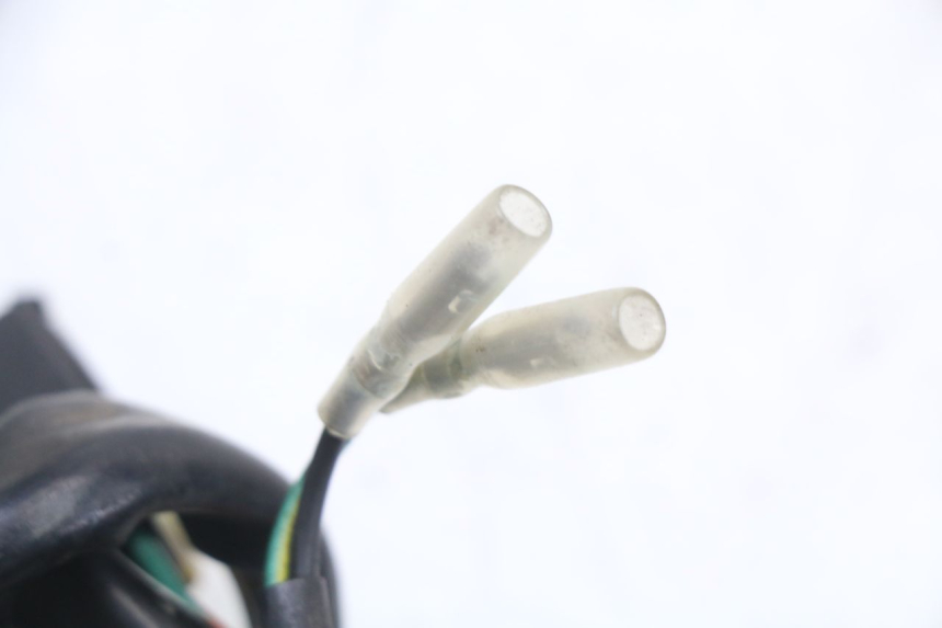 photo de INTERRUPTOR DE LUCES IZQUIERDO KYMCO DINK 4T 50 (2007 - 2018) - Detalles de los puntos de fijación