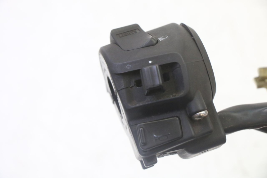 photo de INTERRUPTOR DE LUCES IZQUIERDO KYMCO DINK STREET 125 (2009 - 2014) - Zoom estado de uso