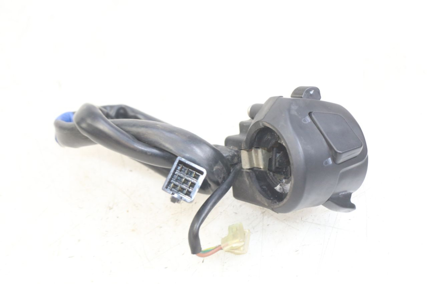 photo de INTERRUPTOR DE LUCES IZQUIERDO KYMCO DOWNTOWN ABS 125 (2015 - 2017) - Otra perspectiva