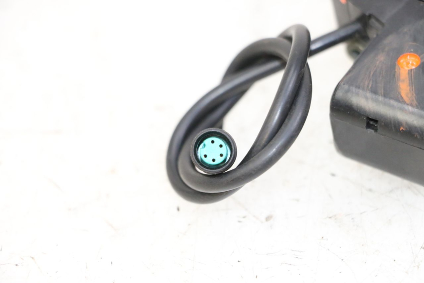 photo de CONMUTADOR IZQUIERDA URBANGLIDE E-CROSS PRO 1 - Zoom estado de uso